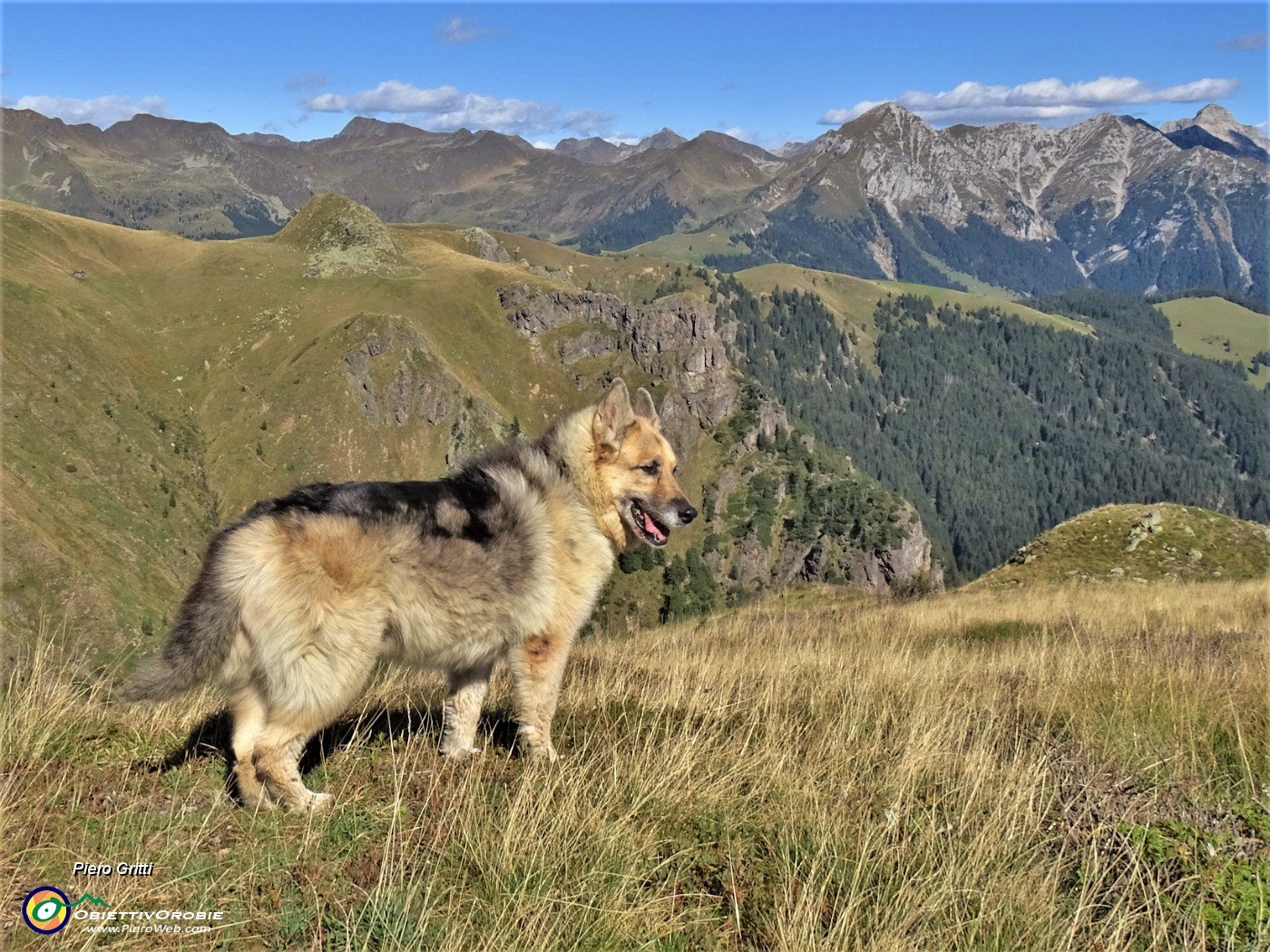 68 Ultimo sguardo al torrione roccioso del Mincucco.JPG